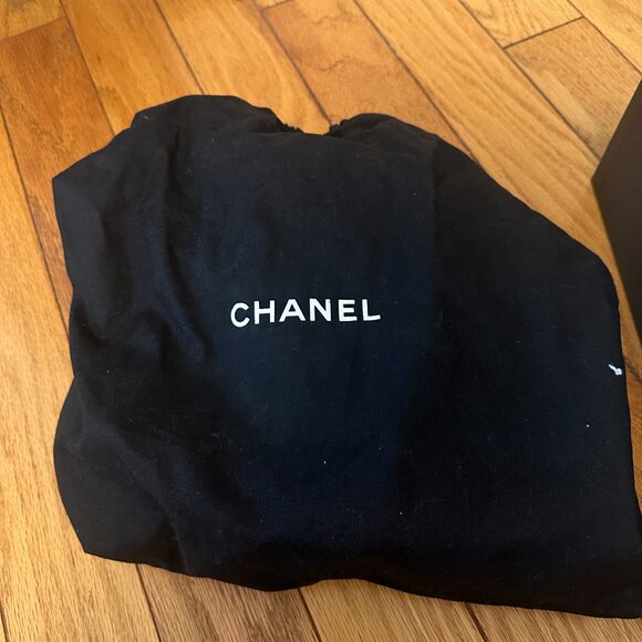 Authentic Chanel Bordeaux Pumps Size 8.5B - Picture 4 of 5